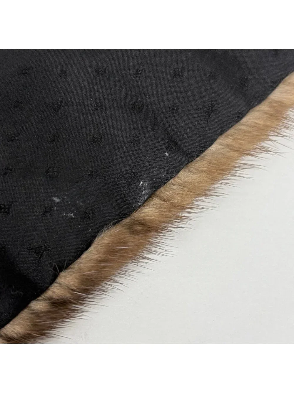 Louis Vuitton Echarpe Logo Scarf Monogram Mink Silk Brown - Picture 4 of 6